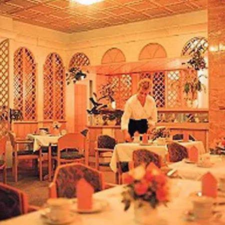 Ambassador 3* Frankfurt nad Menem