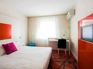 Ambassador Hotel 3*