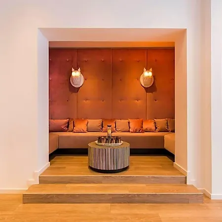 Ambassador Hotel 3*