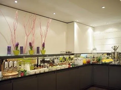 Ambassador Hotel 3*